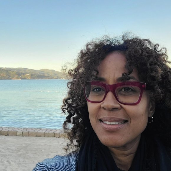 Meet your Posher, Saki - Picture 1 of 1